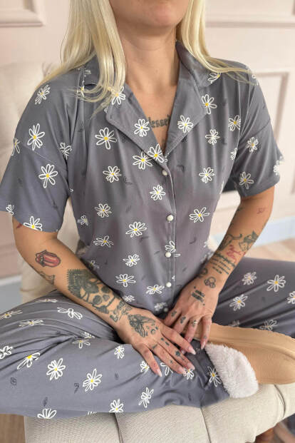 Gri Soft Daisy Desenli Bambu Önden Düğmeli Kısa Kol Pijama Takımı - 5