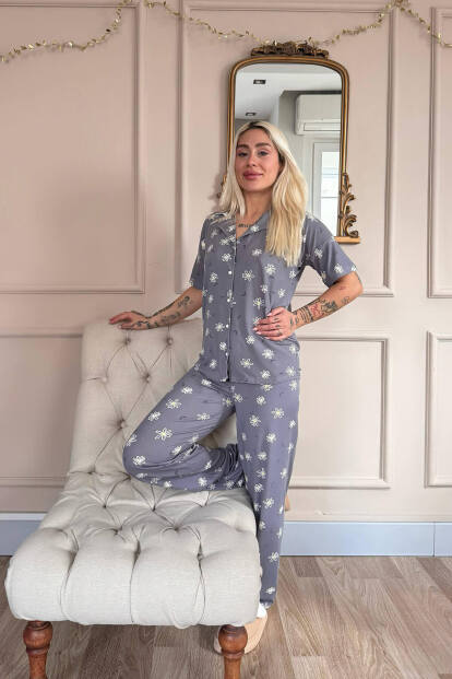 Gri Soft Daisy Desenli Bambu Önden Düğmeli Kısa Kol Pijama Takımı - 6