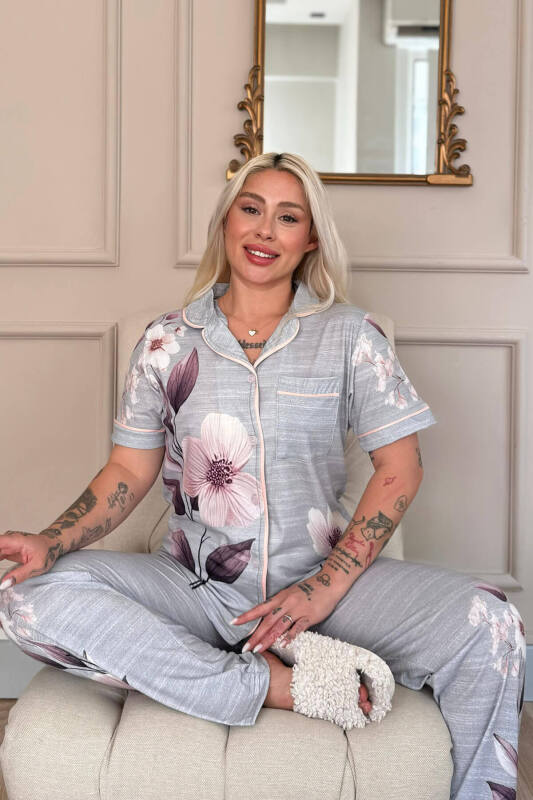 Gris Magnolia Desenli Bambu Önden Düğmeli Kısa Kol Pijama Takımı - Pijamaevi (1)