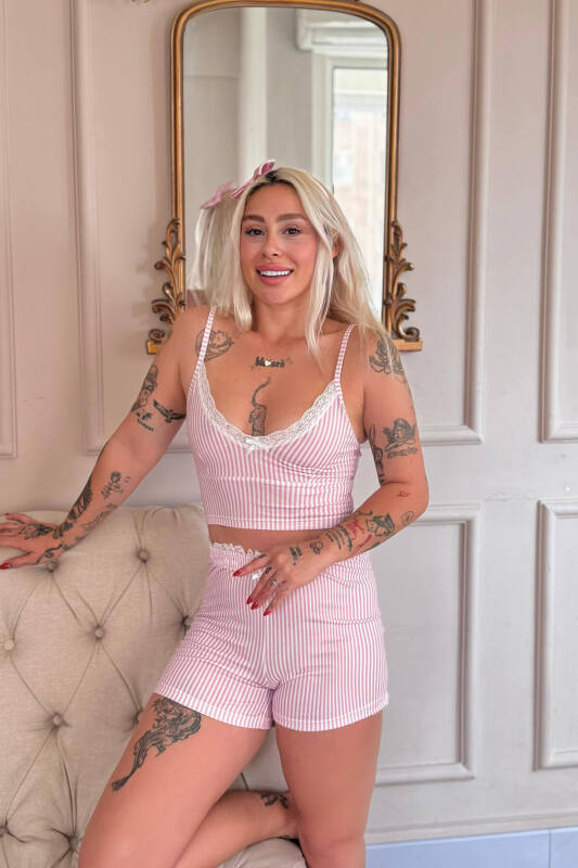 Blush Belle Desenli Ip Askılı Dantel Detaylı Şortlu Bambu Kadın Pijama Takımı - Pijamaevi (1)
