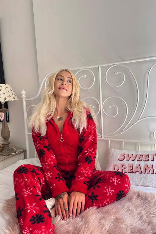 Kırmızı Kartanesi Desenli Kadın Polar Peluş Tulum Pijama - Pijamaevi (1)