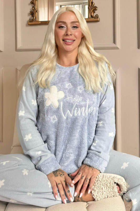 Mavi Hello Winter Desenli Kadın Peluş Pijama Takımı - Pijamaevi