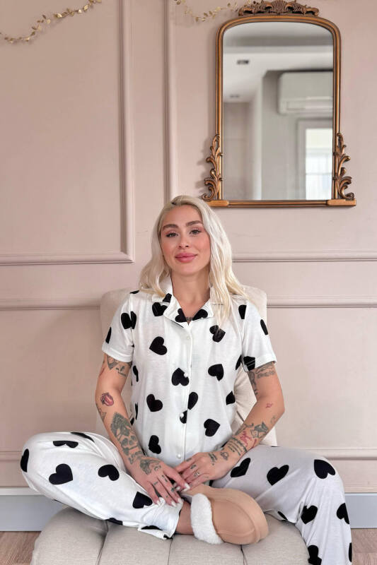 Ivory Passion Heart Desenli Bambu Önden Düğmeli Kısa Kol Pijama Takımı - Pijamaevi (2)
