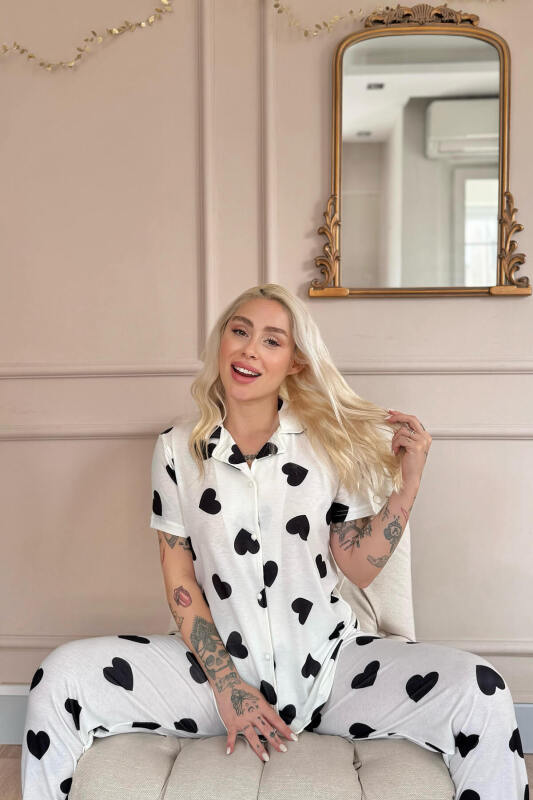 Ivory Passion Heart Desenli Bambu Önden Düğmeli Kısa Kol Pijama Takımı - Pijamaevi (3)