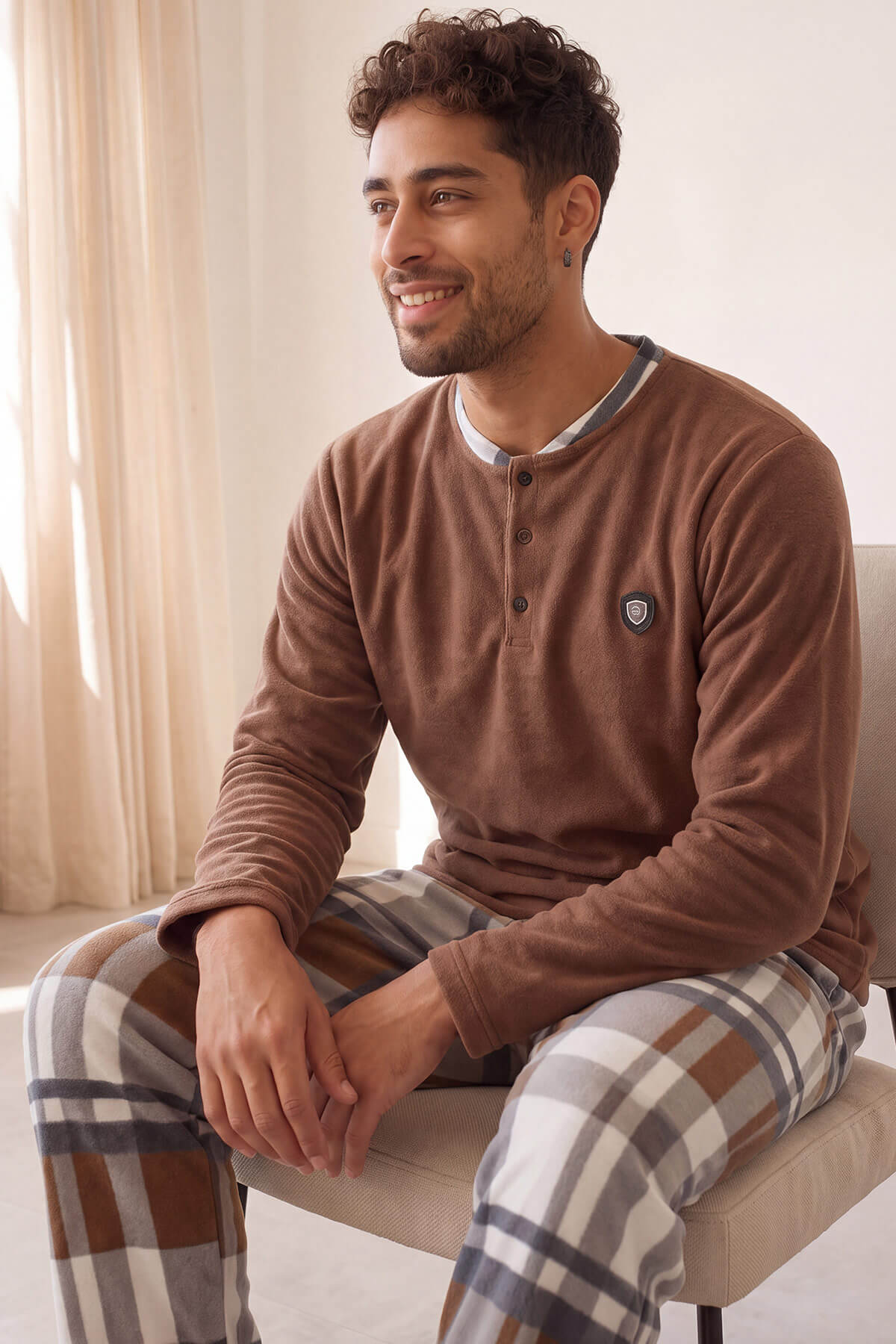 Kahve Beyaz Ekose Desenli Polar Erkek Pijama Takımı - Pijamaevi (2)