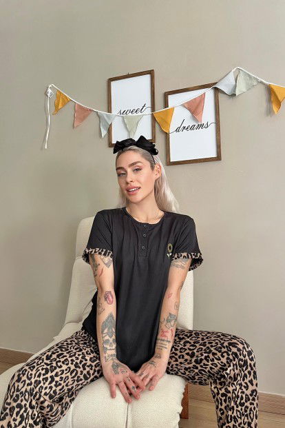 Kahve Çiçek Nakışlı Kısa Kollu Örme Kadın Pijama Takımı - 2