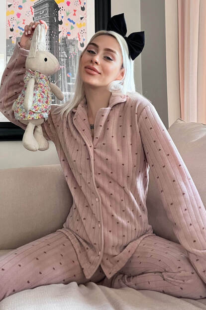 Kahve Kalp Desenli Önden Düğmeli Peluş Polar Pijama Takımı 