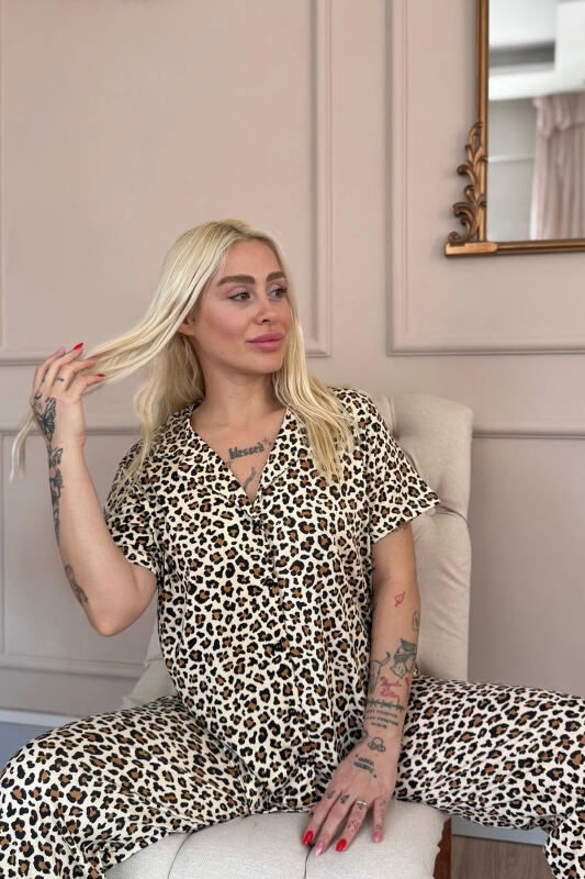 Kahve Leo Desenli Bambu Önden Düğmeli Kısa Kol Pijama Takımı - Pijamaevi (1)