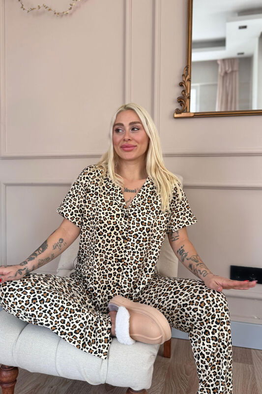 Kahve Leo Desenli Bambu Önden Düğmeli Kısa Kol Pijama Takımı - Pijamaevi (2)