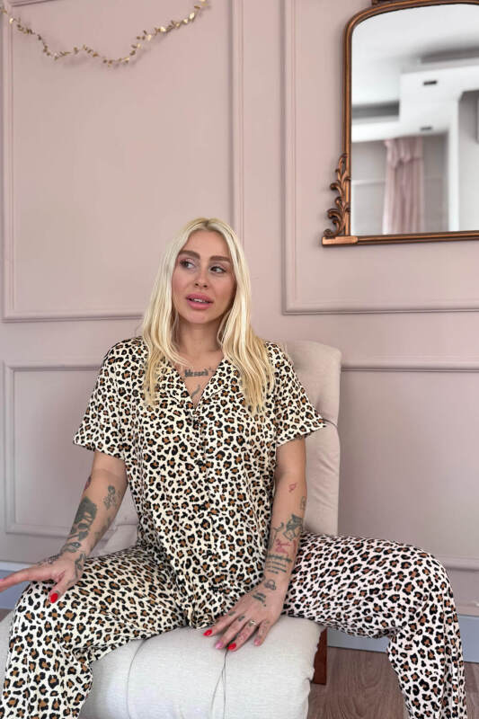 Kahve Leo Desenli Bambu Önden Düğmeli Kısa Kol Pijama Takımı - Pijamaevi (3)