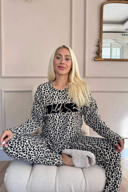 Kahverengi Wild Soul Desenli Peluş Polar Pijama Takımı - 2