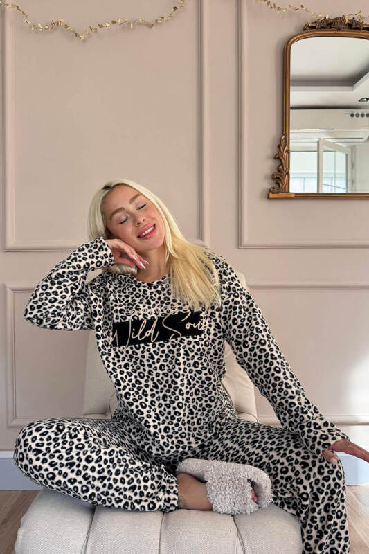 Kahverengi Wild Soul Desenli Peluş Polar Pijama Takımı - Pijamaevi (2)