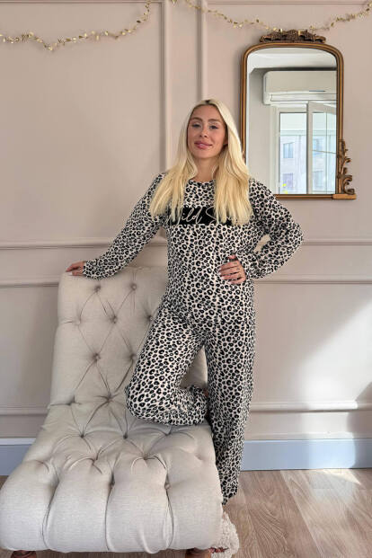 Kahverengi Wild Soul Desenli Peluş Polar Pijama Takımı - 6