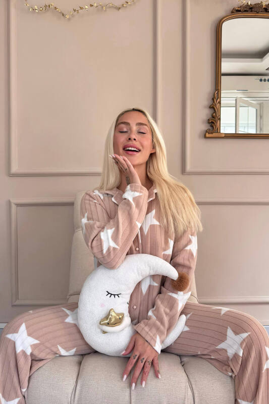 Karamel Yıldız Desenli Önden Düğmeli Peluş Polar Pijama Takımı - Pijamaevi (2)