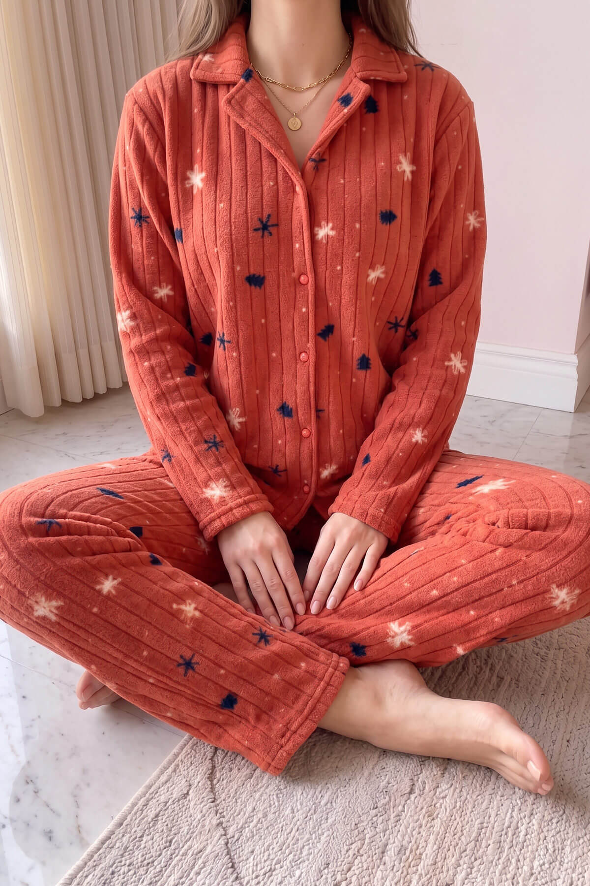 Kiremit Çam Desenli Önden Düğmeli Peluş Polar Pijama Takımı - Pijamaevi (3)