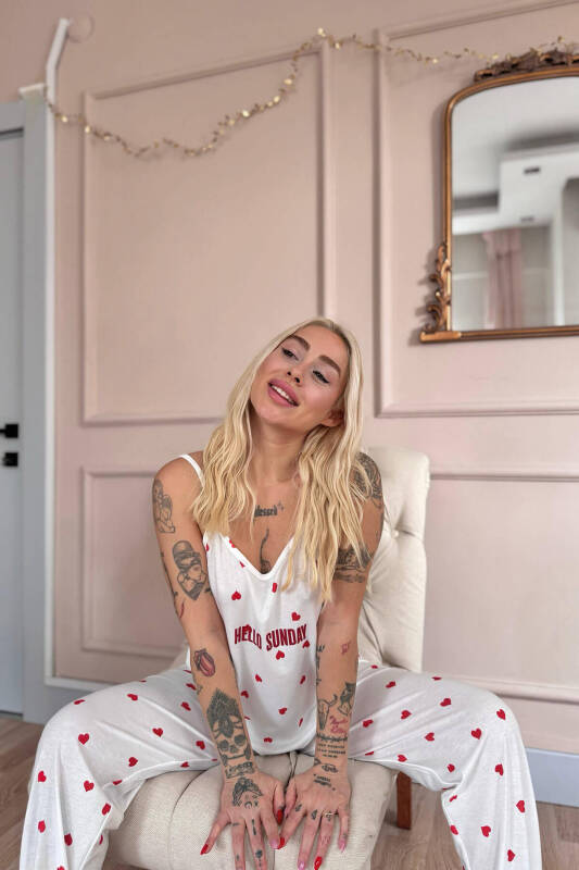 Kırmızı Kalp Baskılı Ip Askılı Örme Kadın Pijama Takımı - Pijamaevi (2)