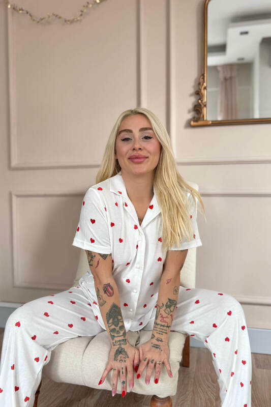 Kırmızı Kalp Desenli Kısa Kol Önden Düğmeli Kadın Pijama Takımı - Pijamaevi (1)