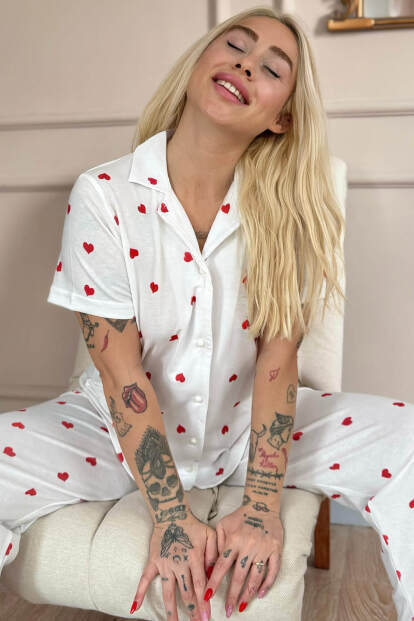 Kırmızı Kalp Desenli Kısa Kol Önden Düğmeli Kadın Pijama Takımı - 8