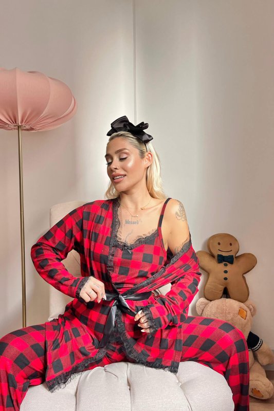 Kırmızı Kare Baskılı Sabahlıklı Kadife Pijama Takımı - Pijamaevi (1)
