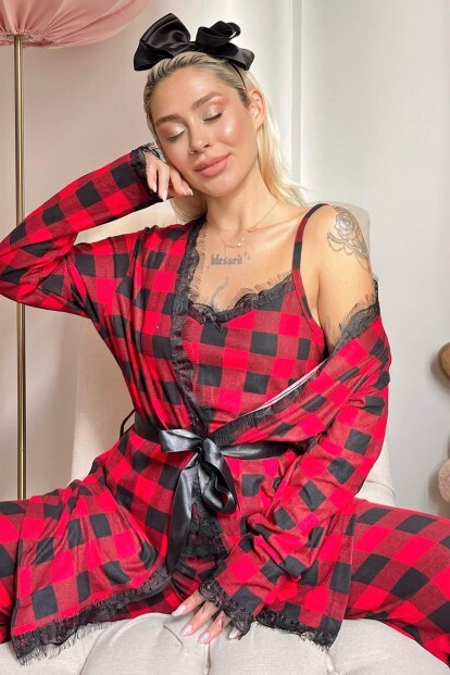 Kırmızı Kare Baskılı Sabahlıklı Kadife Pijama Takımı - 6