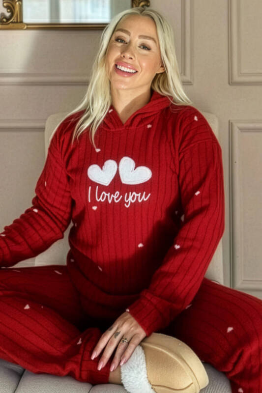 Kırmızı Love You Desenli Kapşonlu Peluş Polar Pijama Takımı - Pijamaevi