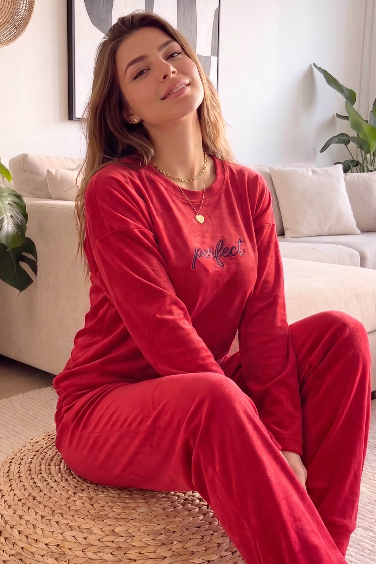 Kırmızı Perfect Desenli Exclusive Kadife Kadın Pijama Takımı  - Pijamaevi