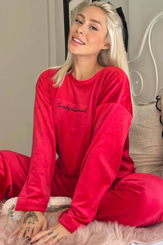 Kırmızı Thankful Desenli Exclusive Kadife Kadın Pijama Takımı  - Pijamaevi