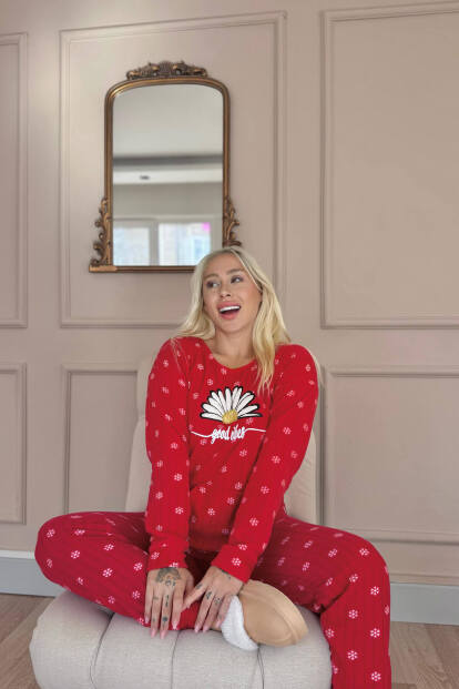 Kırmızı Vibes Desenli Kanguru Cepli Peluş Polar Pijama Takımı - 4