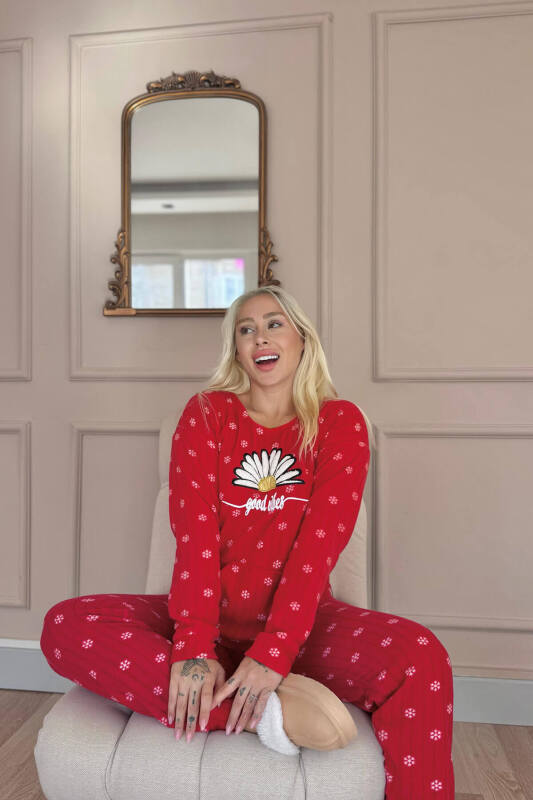 Kırmızı Vibes Desenli Kanguru Cepli Peluş Polar Pijama Takımı - Pijamaevi (3)