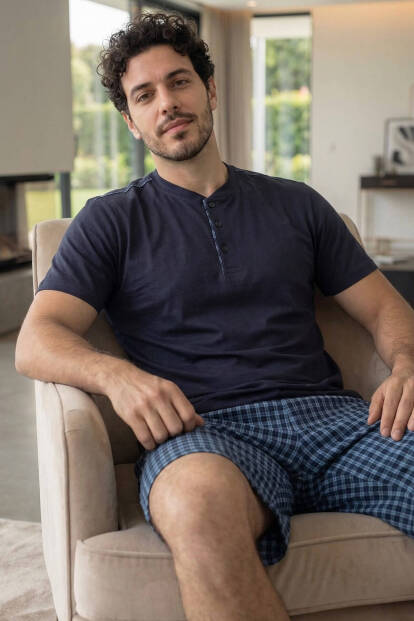 Koyu Lacivert Ekose Cep Detaylı Şortlu Kısa Kollu Erkek Pijama Takımı 