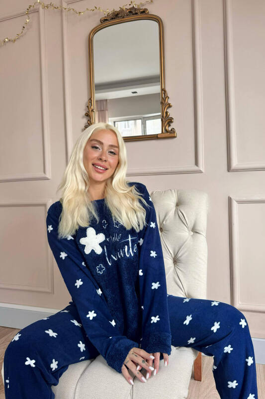 Lacivert Hello Winter Desenli Kadın Peluş Pijama Takımı - Pijamaevi (3)