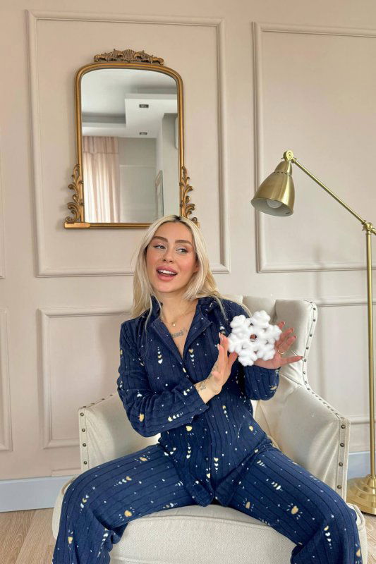 Lacivert Kalp Desenli Önden Düğmeli Peluş Polar Pijama Takımı - Pijamaevi (1)