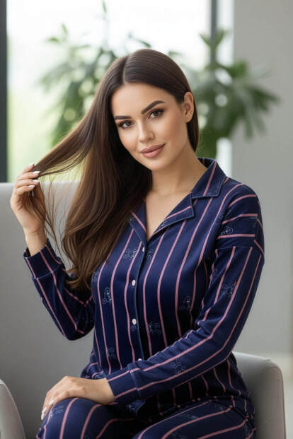 Lacivert Lineo Desenli Exclusive Önden Düğmeli Kadife Kadın Pijama Takımı - 2