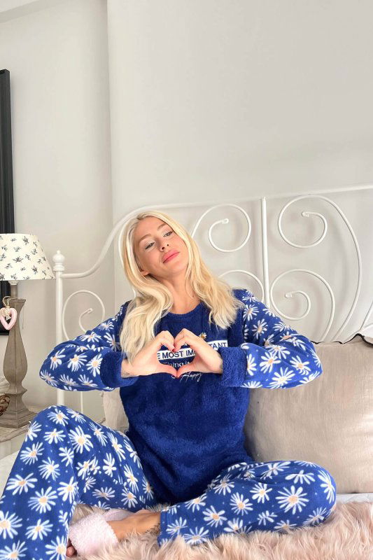 Lacivert Most Thing Desenli Kadın Peluş Pijama Takımı - Pijamaevi (1)