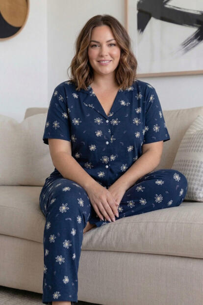 Lacivert Papatya Desenli Büyük Beden Kısa Kollu Önden Düğmeli Bambu Kadın Pijama Takımı - 2