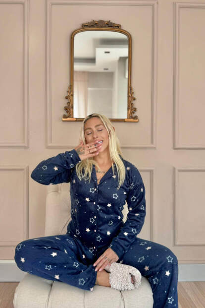 Lacivert Yıldız Heart Desenli Önden Düğmeli Peluş Polar Pijama Takımı - 4