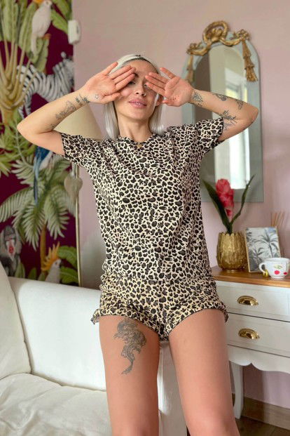 Leopar Baskılı Şortlu Kadın Pijama Takımı - 3