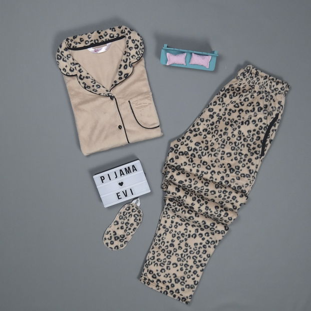 Leopar Desenli Kadın Önden Düğmeli Yumoş Peluş Pijama Takımı - 2