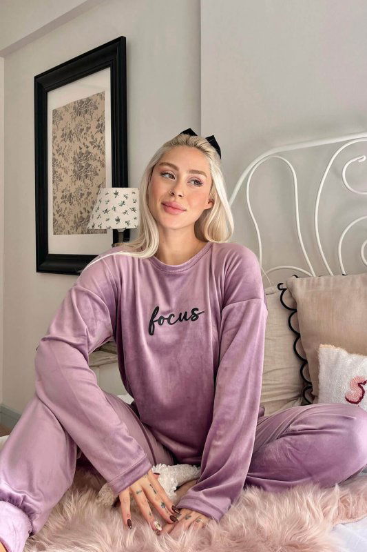 Lila Focus Desenli Exclusive Kadife Kadın Pijama Takımı  - Pijamaevi (1)
