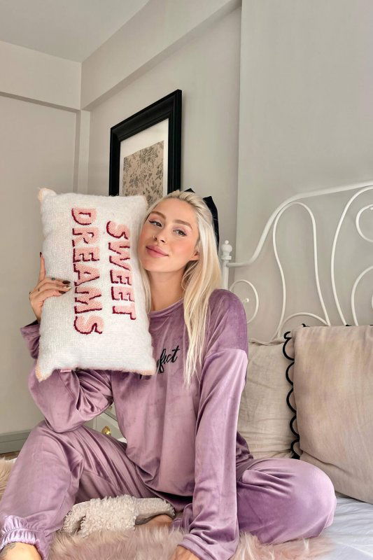 Lila Perfect Desenli Exclusive Kadife Kadın Pijama Takımı  - Pijamaevi (3)