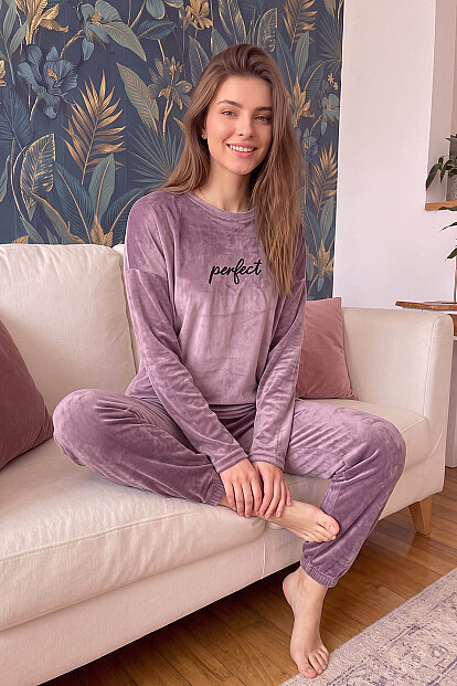 Lila Perfect Desenli Exclusive Kadife Kadın Pijama Takımı  - 4