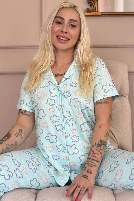 Mavi Çizgi Çiçek Desenli Örme Önden Düğmeli Kısa Kol Kadın Pijama Takımı - Pijamaevi