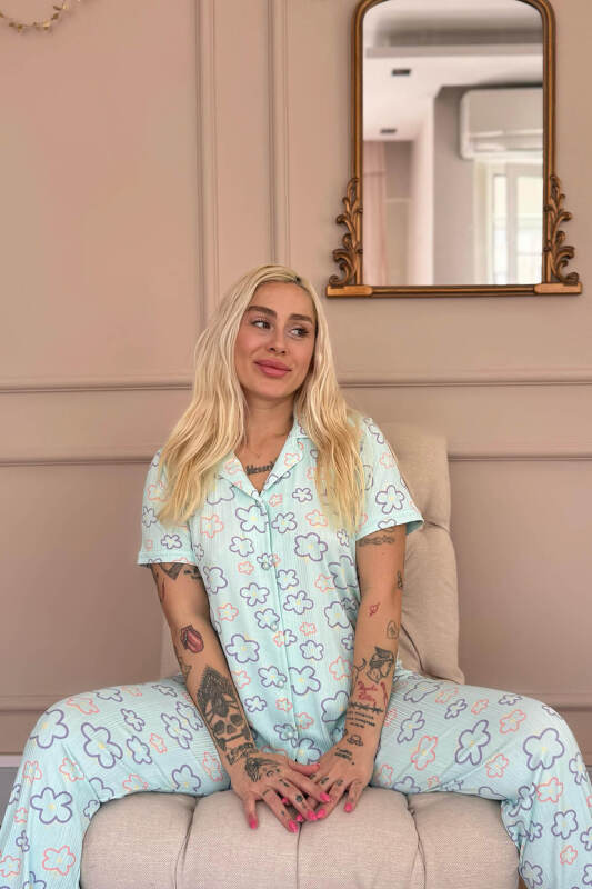 Mavi Çizgi Çiçek Desenli Örme Önden Düğmeli Kısa Kol Kadın Pijama Takımı - Pijamaevi (3)