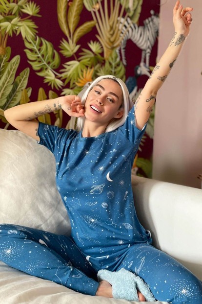 Mavi Galaksi Baskılı Kısa Kollu Kadın Pijama Takımı - 1