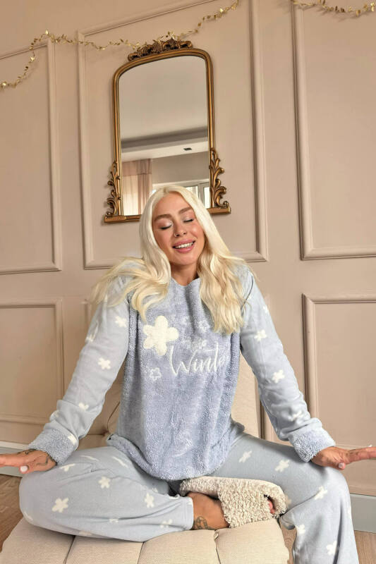 Mavi Hello Winter Desenli Kadın Peluş Pijama Takımı - Pijamaevi (3)