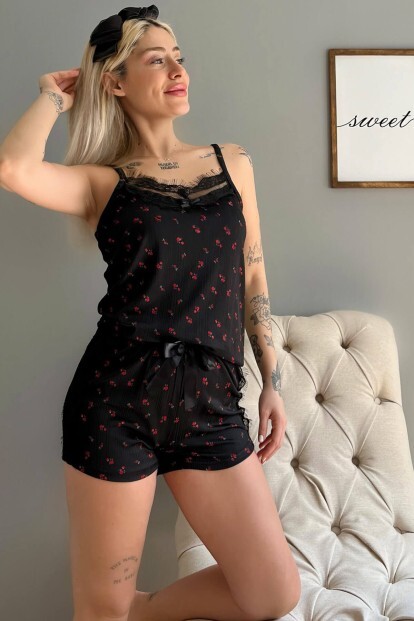 Minimal Çiçek Pegasus Dantel Detaylı İp Askı Şortlu Örme Pijama Takımı - 5