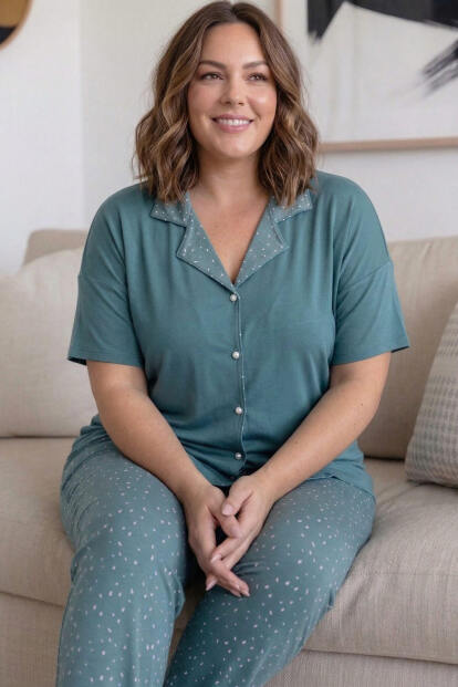 Mint Konfeti Desenli Büyük Beden Kısa Kollu Önden Düğmeli Bambu Kadın Pijama Takımı 