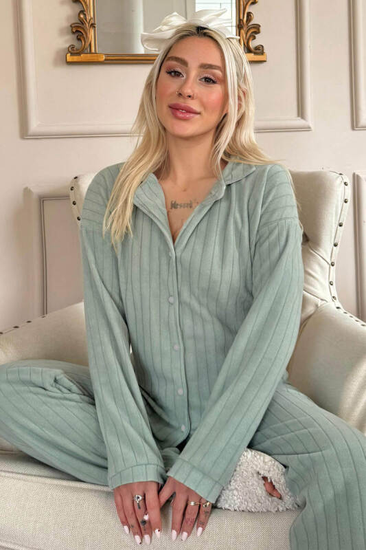 Mint Yeşili Düz Önden Düğmeli Peluş Polar Pijama Takımı - Pijamaevi