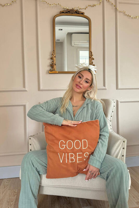 Mint Yeşili Düz Önden Düğmeli Peluş Polar Pijama Takımı - Pijamaevi (3)