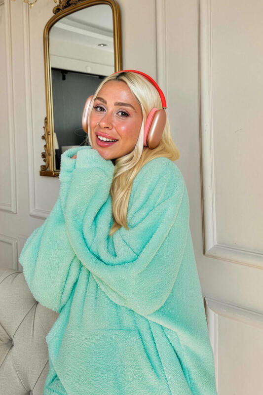 Mint Yeşili Kapşonlu Tam Peluş Oversize Sweat Panço Pijama - Pijamaevi (3)